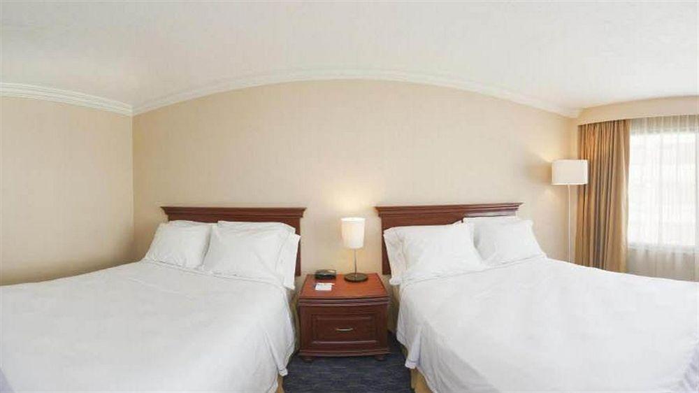 Holiday Inn Express Toluca By Ihg Екстер'єр фото