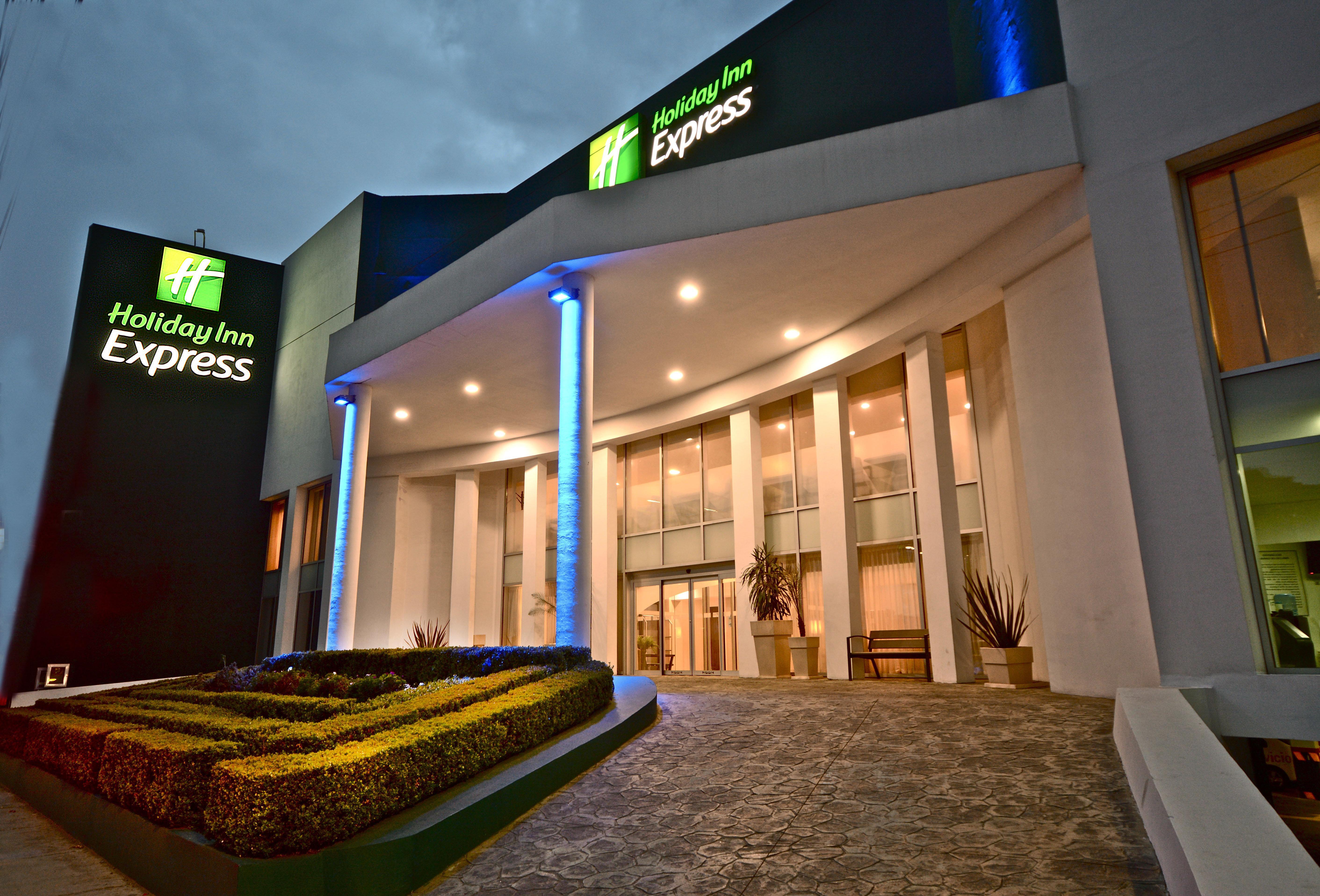 Holiday Inn Express Toluca By Ihg Екстер'єр фото