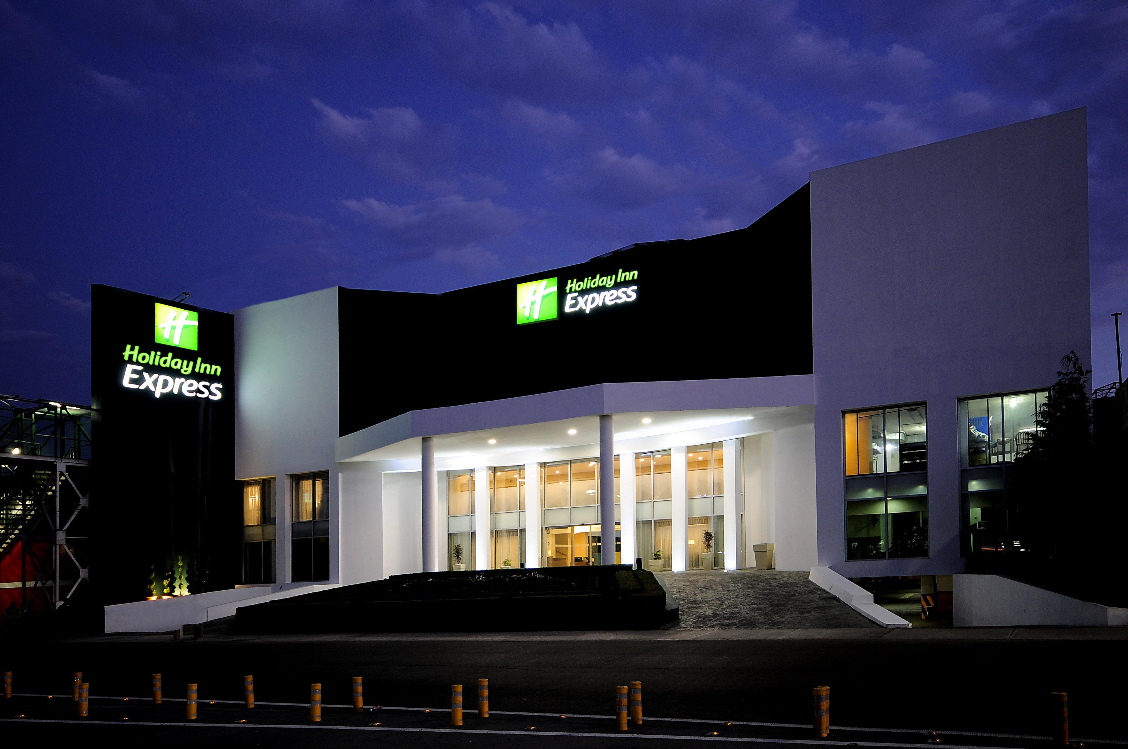 Holiday Inn Express Toluca By Ihg Екстер'єр фото