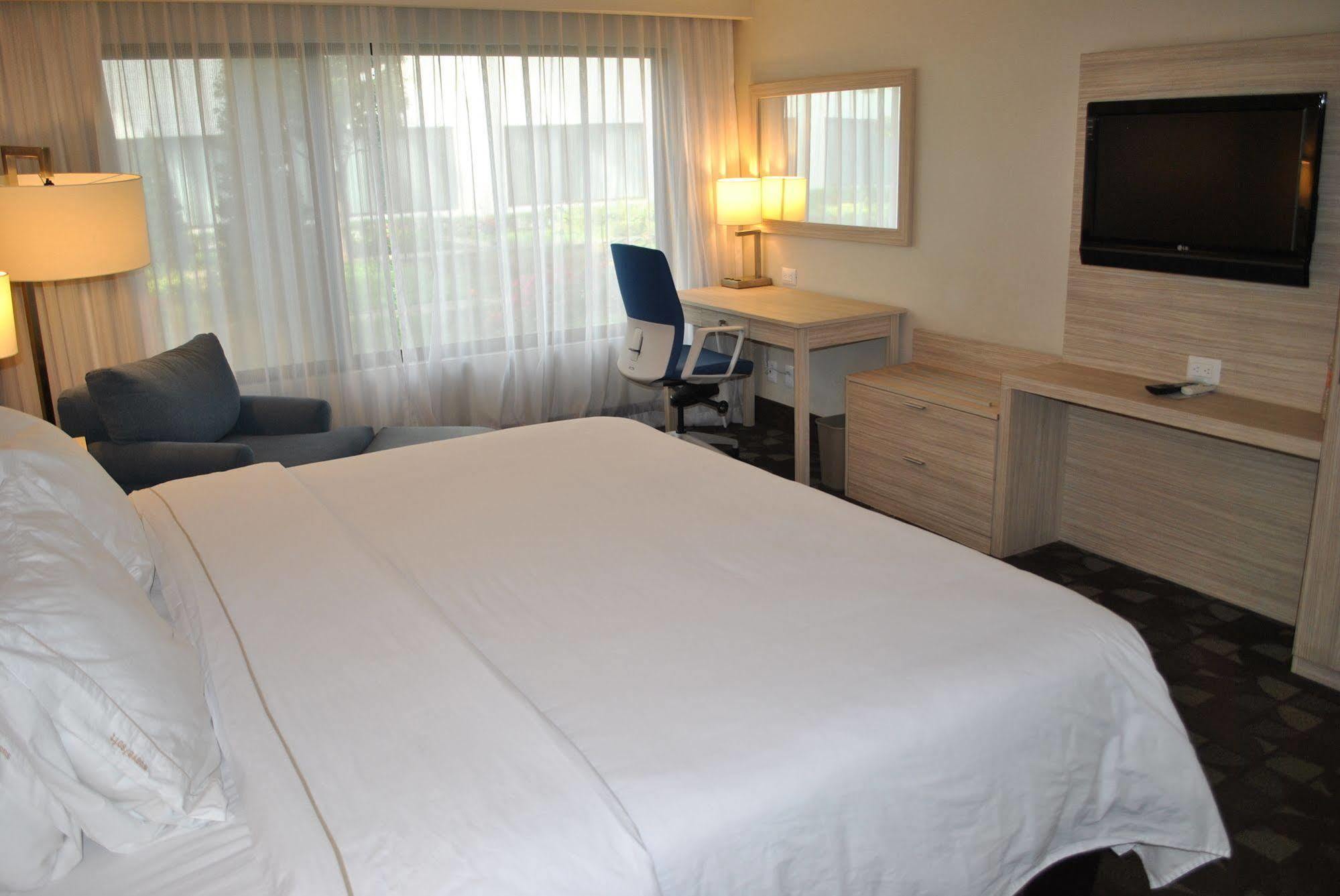 Holiday Inn Express Toluca By Ihg Екстер'єр фото
