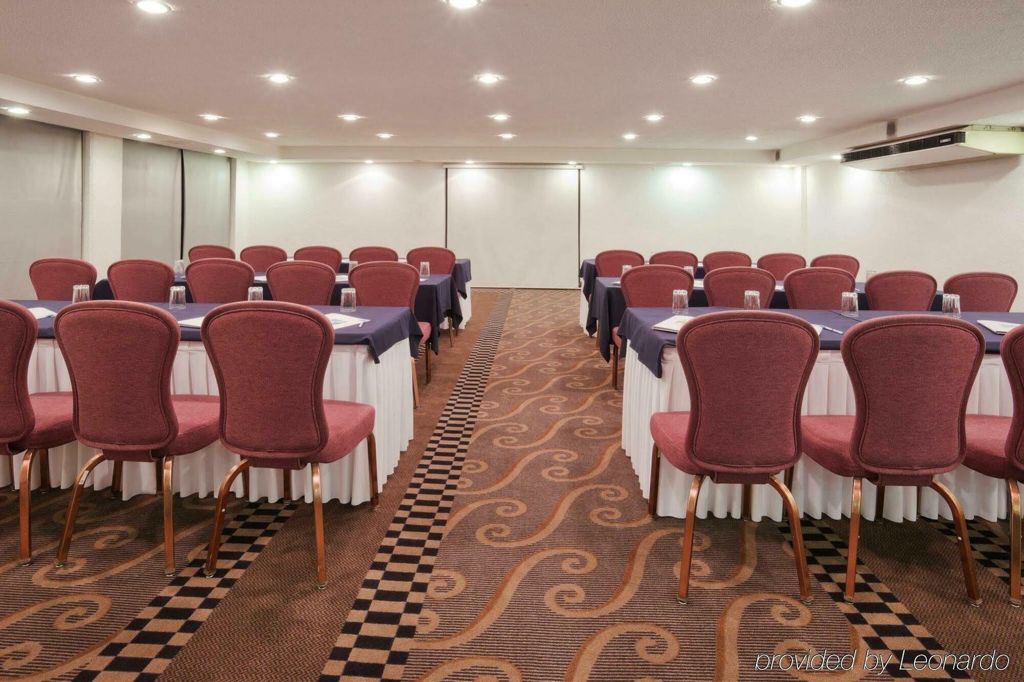 Holiday Inn Express Toluca By Ihg Зручності фото