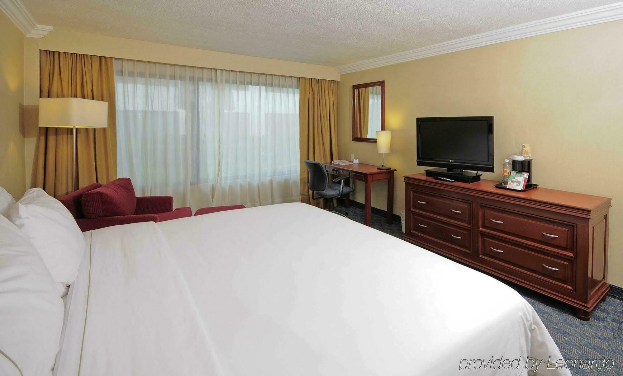 Holiday Inn Express Toluca By Ihg Екстер'єр фото